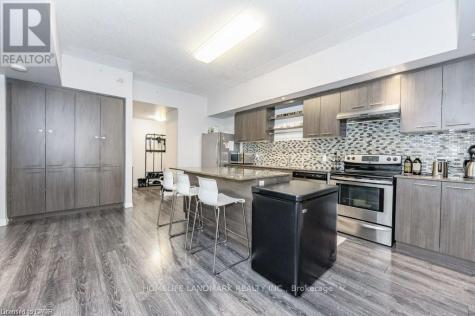 8 Hickory Street Waterloo ON N2L 3H6