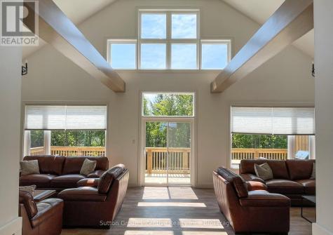 130 Arlberg Crescent Blue Mountains ON L9Y 0N3
