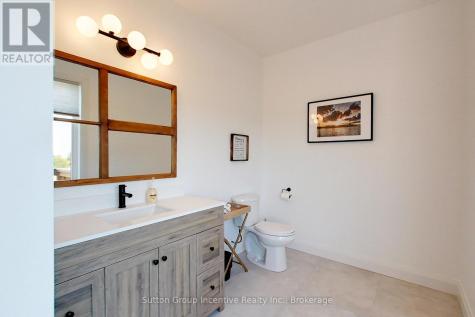 130 Arlberg Crescent Blue Mountains ON L9Y 0N3
