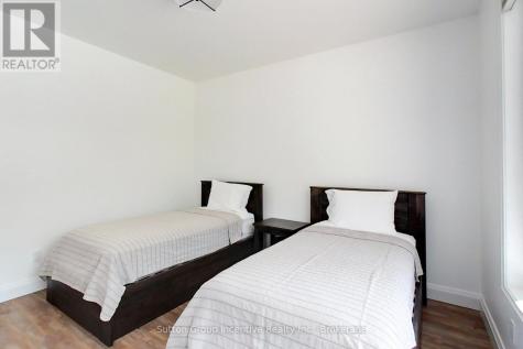 130 Arlberg Crescent Blue Mountains ON L9Y 0N3