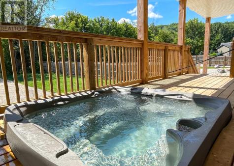130 Arlberg Crescent Blue Mountains ON L9Y 0N3