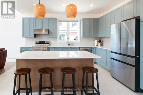 130 Arlberg Crescent Blue Mountains ON L9Y 0N3