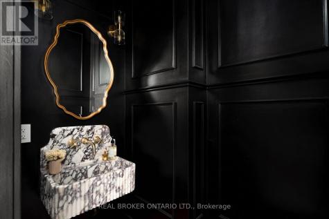 256 Major Street Toronto (university) ON M5S 2L6