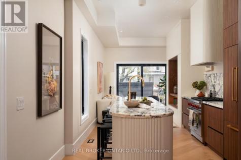 256 Major Street Toronto (university) ON M5S 2L6