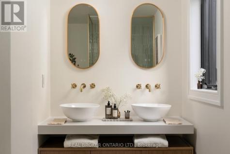 256 Major Street Toronto (university) ON M5S 2L6