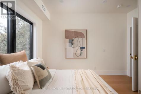 256 Major Street Toronto (university) ON M5S 2L6