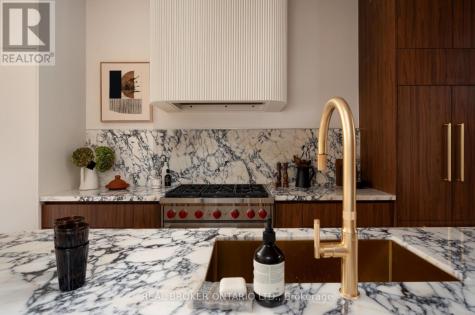 256 Major Street Toronto (university) ON M5S 2L6