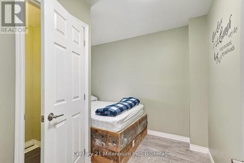 127 Scandia Lane Blue Mountains ON N0H 2E0
