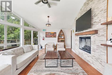 127 Scandia Lane Blue Mountains ON N0H 2E0