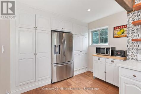 127 Scandia Lane Blue Mountains ON N0H 2E0
