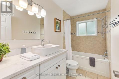 127 Scandia Lane Blue Mountains ON N0H 2E0