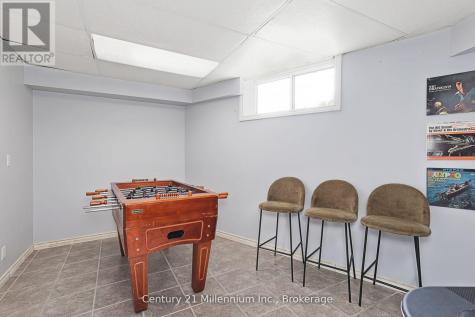 127 Scandia Lane Blue Mountains ON N0H 2E0
