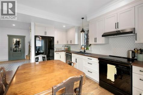 942 Erie Avenue Kingsville ON N9Y 3E2