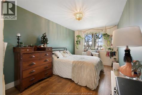 942 Erie Avenue Kingsville ON N9Y 3E2