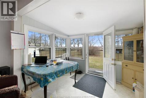942 Erie Avenue Kingsville ON N9Y 3E2
