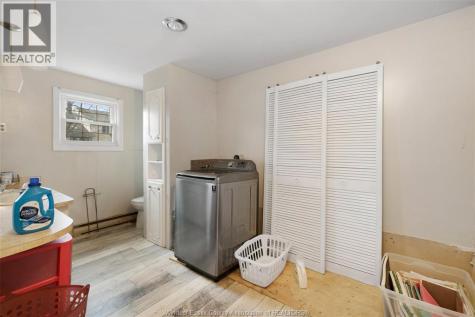 942 Erie Avenue Kingsville ON N9Y 3E2