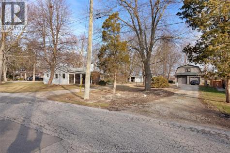 942 Erie Avenue Kingsville ON N9Y 3E2