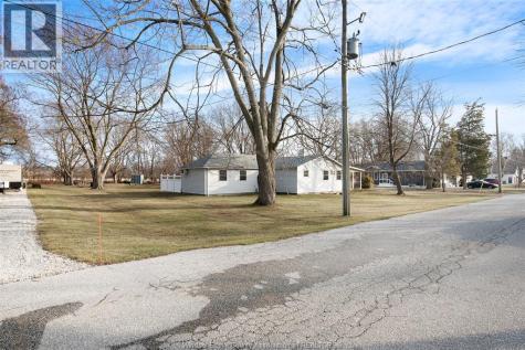942 Erie Avenue Kingsville ON N9Y 3E2
