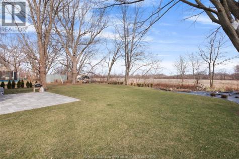 942 Erie Avenue Kingsville ON N9Y 3E2