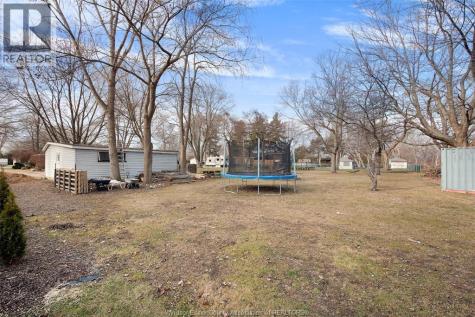 942 Erie Avenue Kingsville ON N9Y 3E2