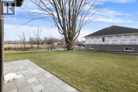 942 Erie Avenue Kingsville ON N9Y 3E2