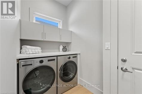141 Parkside Drive Brantford ON N3T 0S9