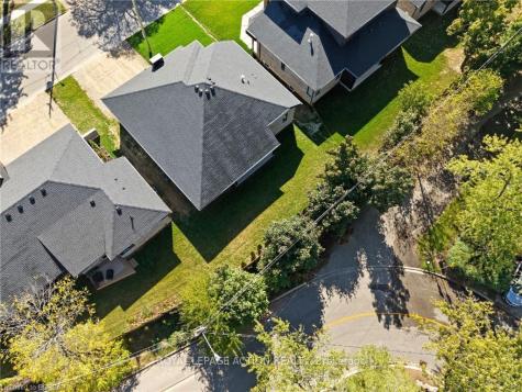 141 Parkside Drive Brantford ON N3T 0S9