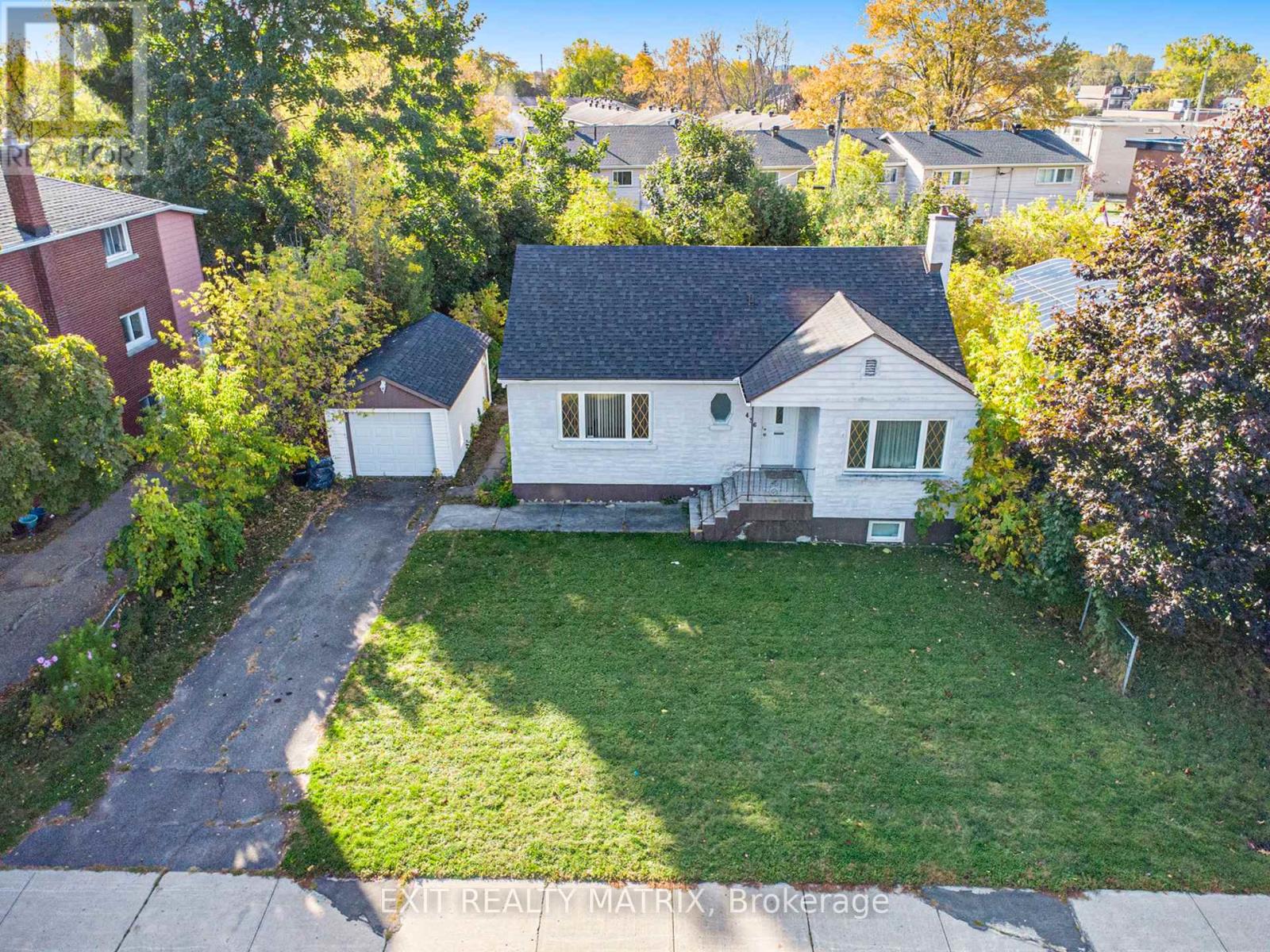 436 Blake Boulevard Ottawa ON K1K 1B1