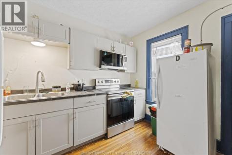 3060 Sandwich Windsor ON N9C 1A4