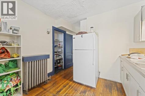 3060 Sandwich Windsor ON N9C 1A4
