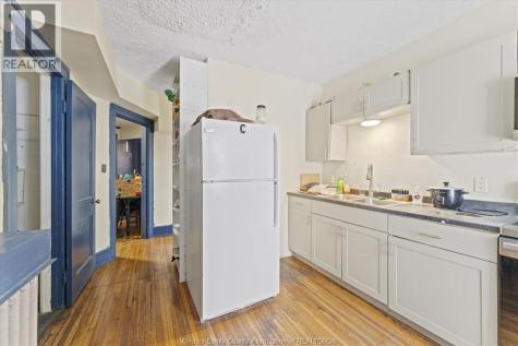 3060 Sandwich Windsor ON N9C 1A4