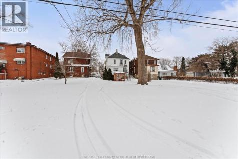 3060 Sandwich Windsor ON N9C 1A4
