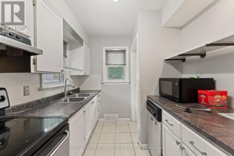 2504 Askin Avenue Windsor ON N9E 3H7