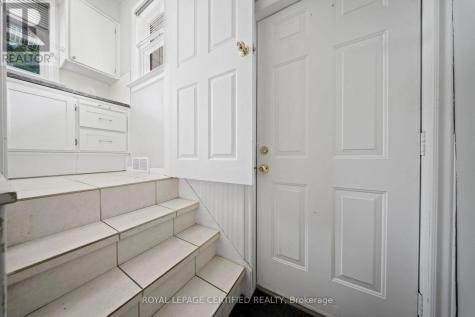 2504 Askin Avenue Windsor ON N9E 3H7