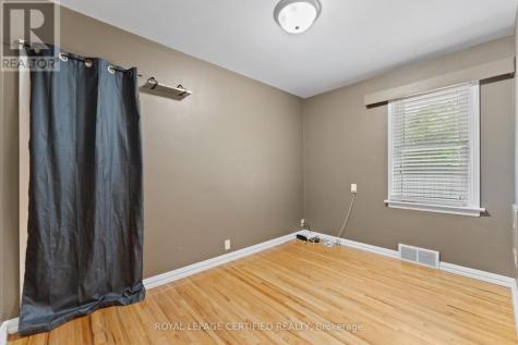 2504 Askin Avenue Windsor ON N9E 3H7