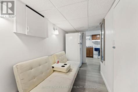 2504 Askin Avenue Windsor ON N9E 3H7