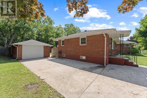 2504 Askin Avenue Windsor ON N9E 3H7