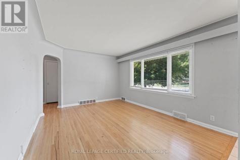 2504 Askin Avenue Windsor ON N9E 3H7