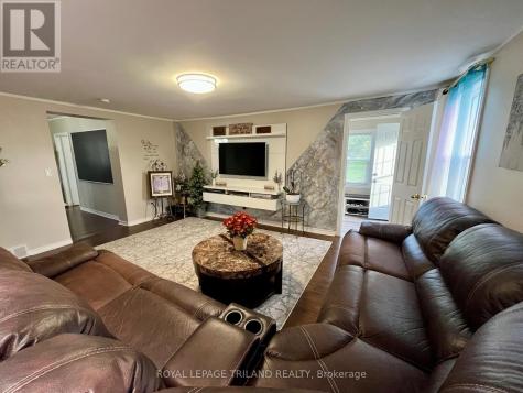 37 Broadway Street Newbury ON N0L 1Z0