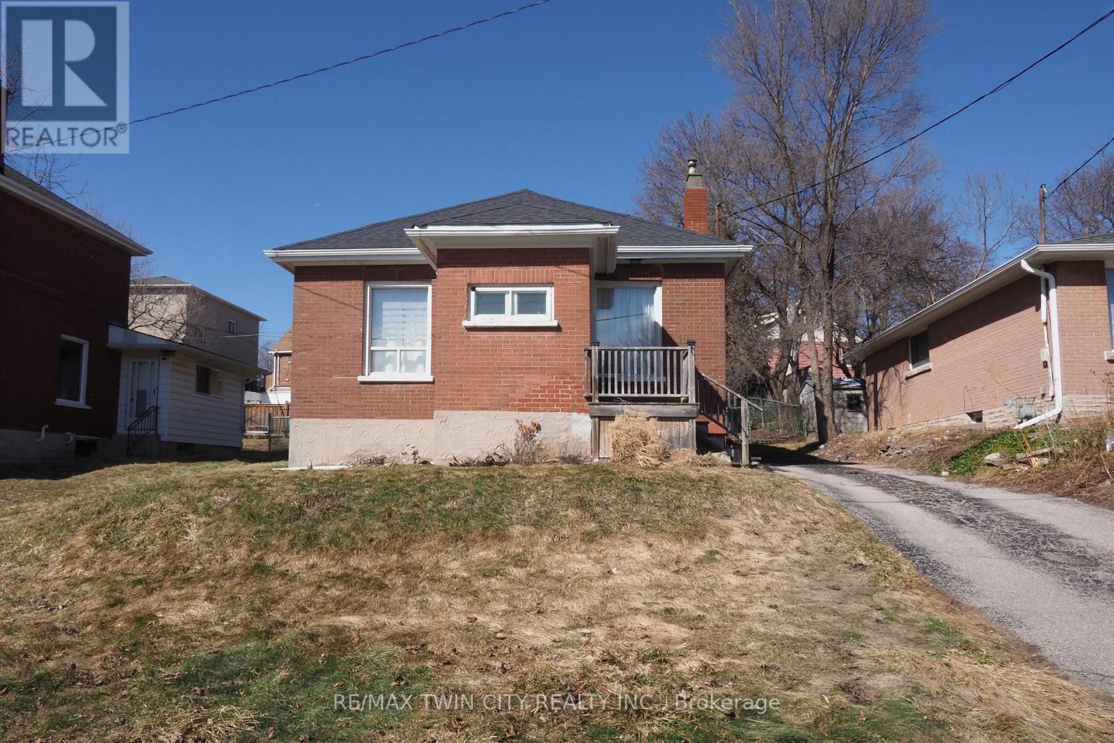 19 Paisley Heights Cambridge ON N1R 1B4