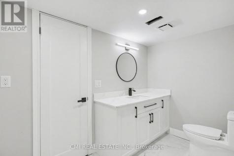 125 Sekura Crescent Cambridge ON N1R 8B4