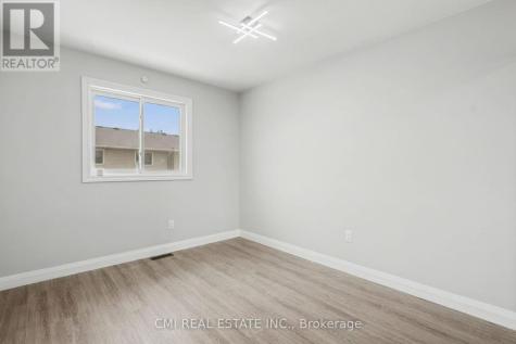 125 Sekura Crescent Cambridge ON N1R 8B4