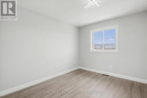 125 Sekura Crescent Cambridge ON N1R 8B4