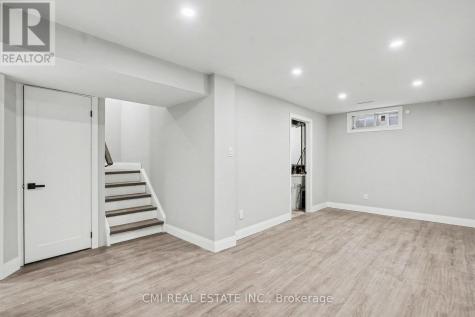 125 Sekura Crescent Cambridge ON N1R 8B4