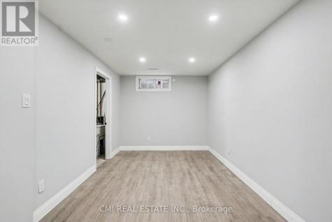 125 Sekura Crescent Cambridge ON N1R 8B4