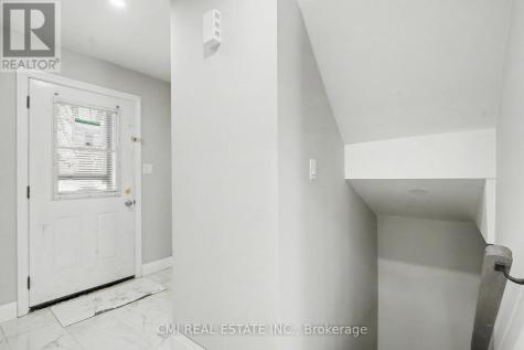 125 Sekura Crescent Cambridge ON N1R 8B4