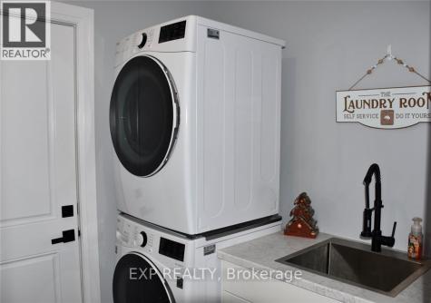 207 Essex Street Sarnia ON N7T 0C2