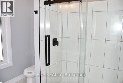207 Essex Street Sarnia ON N7T 0C2