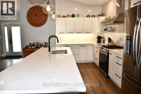 207 Essex Street Sarnia ON N7T 0C2