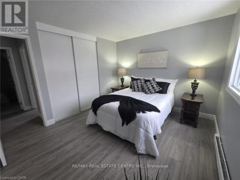 565 Greenfield Avenue Kitchener ON N2C 2P3